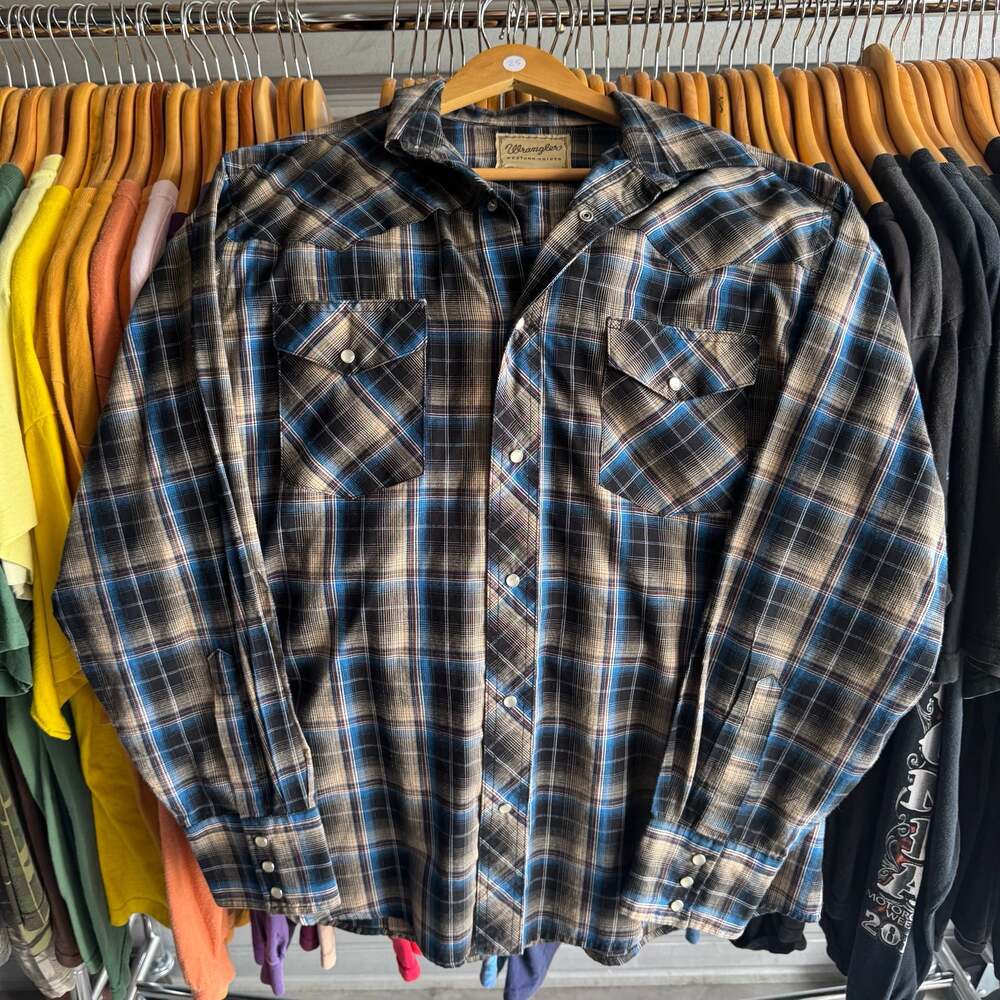 Wrangler Men's Long Sleeve Plaid Western Pearl Snap Shirt